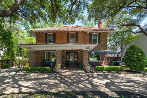 1317 Virginia Pl, Fort Worth, TX 76107