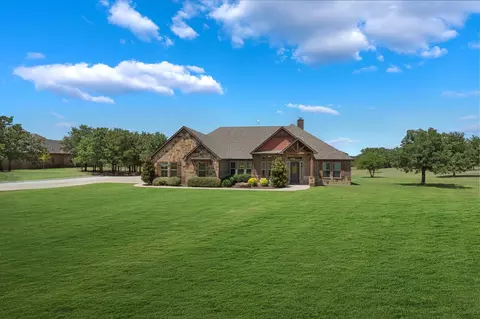 140 Cowan Xing, Alvord, TX 76225