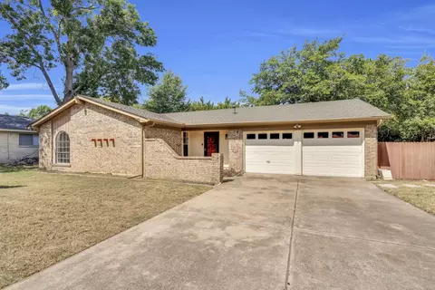 2404 Zapata Dr, Arlington, TX 76015