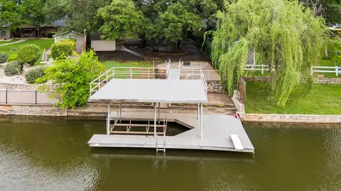 231 Granada Calle St, Granbury, TX 76049