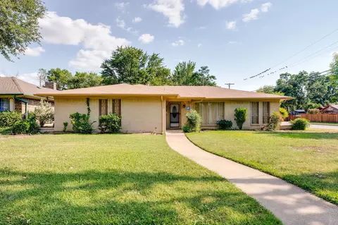 200 E Scotland Dr, Irving, TX 75062