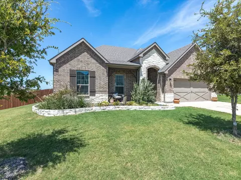 5621 Clara Ct, Midlothian, TX 76065