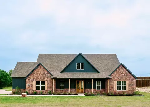 1008 Twin Creeks Dr, Weatherford, TX 76088