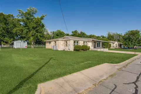 107 N Cherry Ln, Granbury, TX 76048