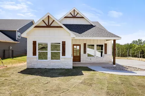 2400 Duro Ct, Granbury, TX 76048