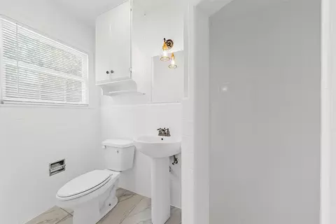 Bath - 2716 Pine Ave, Waco, TX 76708 photo 1 of 2