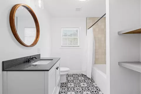 Bath - 2716 Pine Ave, Waco, TX 76708 photo 2 of 2