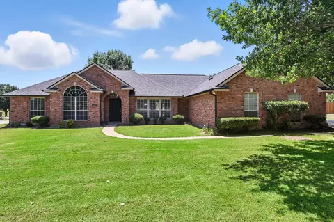 3640 Willow Creek Dr, Midlothian, TX 76065