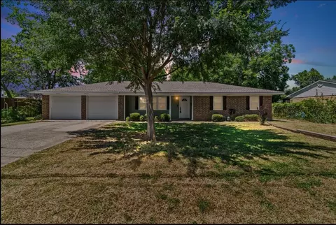 496 W Jefferson St, Van Alstyne, TX 75495