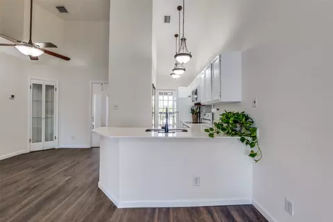 4800 W Lovers Ln #119, Dallas, TX 75209