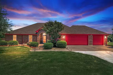 824 Rolling Meadow Dr, Lavon, TX 75166