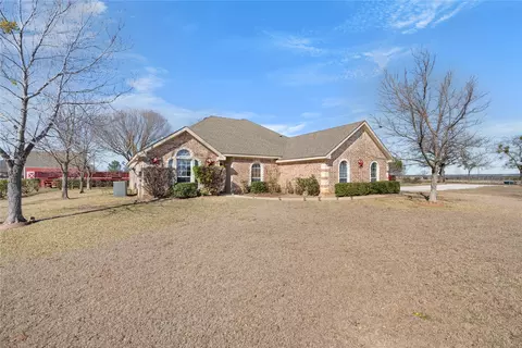 1425 Moccasin Bend Rd, Gatesville, TX 76528