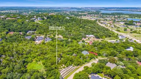 2240 Bluff Ct, Cedar Hill, TX 75104