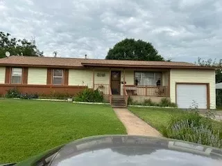 210 N Avenue T, Clifton, TX 76634