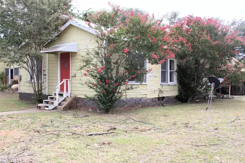 1409 W Dry St, San Saba, TX 76877