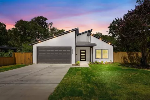 2825 Namur St, Dallas, TX 75227