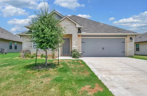 10909 Hollister Ln, Waco, TX 76708