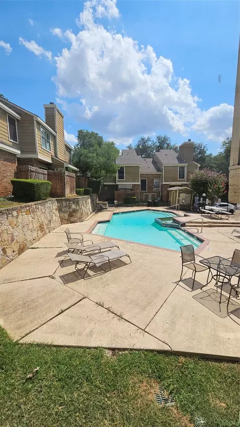 2117 Park Willow Ln #C, Arlington, TX 76011