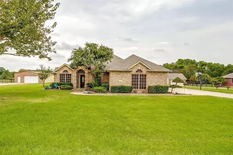 4025 Running Brook Dr, Joshua, TX 76058