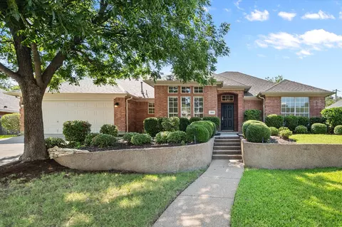 3809 Woodside Dr, Arlington, TX 76016