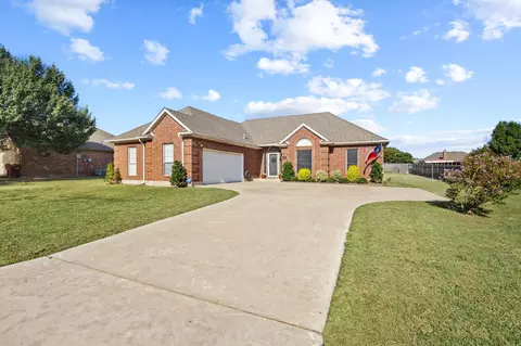 406 Sunshine Trl, Bells, TX 75414