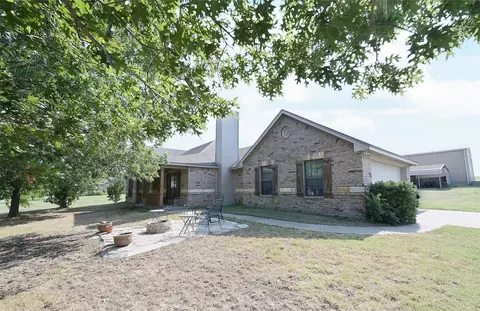 219 Valley Meadow Dr, Decatur, TX 76234
