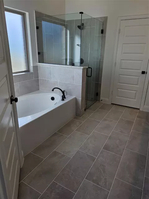 Bath - 1507 Enloe Rd, Howe, TX 75459 photo 2 of 6