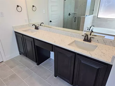 Bath - 1507 Enloe Rd, Howe, TX 75459 photo 3 of 6