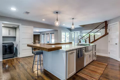 5323 Denton Dr, Dallas, TX 75235