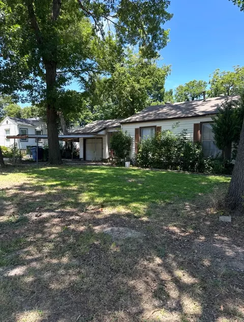 909 Ashwood Dr, Garland, TX 75041