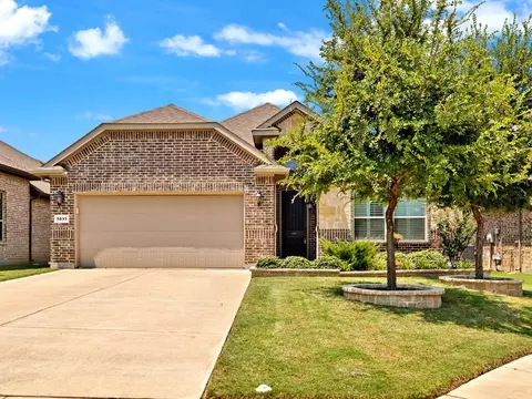 5833 Backshore Dr, Fort Worth, TX 76137