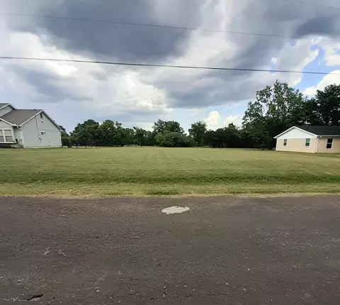 725 Henderson Blvd, Groesbeck, TX 76642