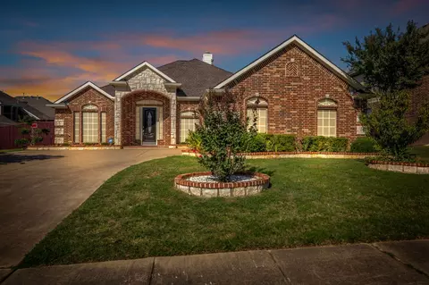 4708 Kestrel St, Grand Prairie, TX 75052