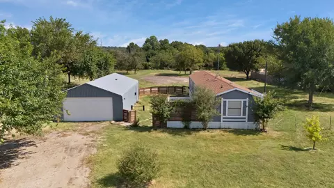 147 Mill Branch Ln, Weatherford, TX 76085