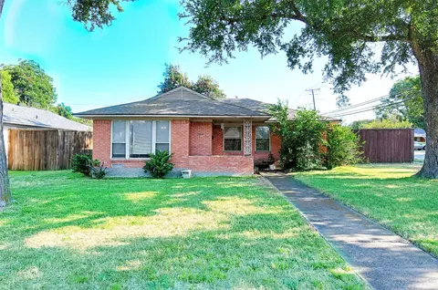 700 Dumont Dr, Richardson, TX 75080