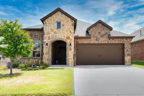 3320 Brady Starr Dr, Aubrey, TX 76227