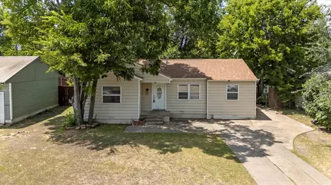 123 Collins Dr, Irving, TX 75060