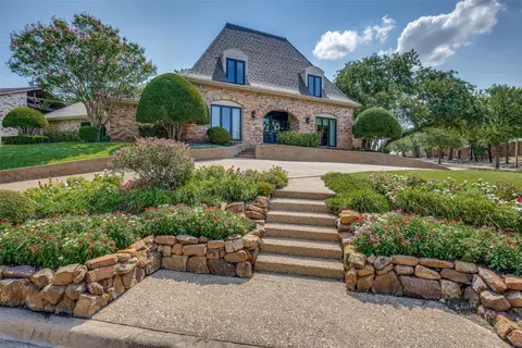 102 Forest Hill Dr, Trophy Club, TX 76262