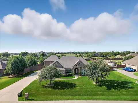 6420 Kingston Dr, Midlothian, TX 76065