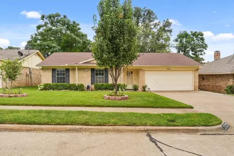 2608 Marta Dr, Irving, TX 75060
