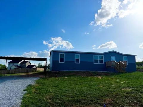 313 Overland Trl, Runaway Bay, TX 76426