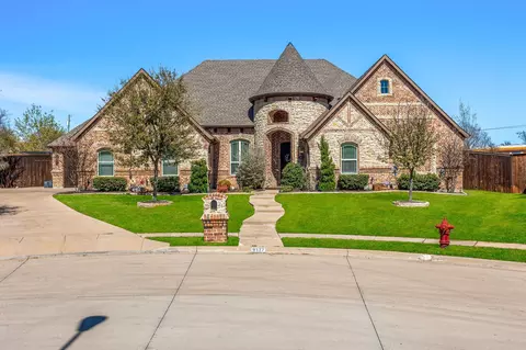 9137 Glendara Dr, North Richland Hills, TX 76182