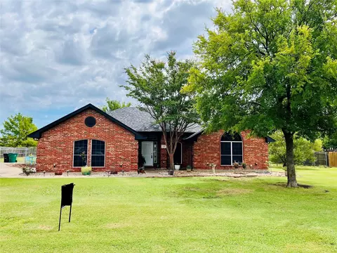 1117 W Sharpshire Dr, Waxahachie, TX 75165