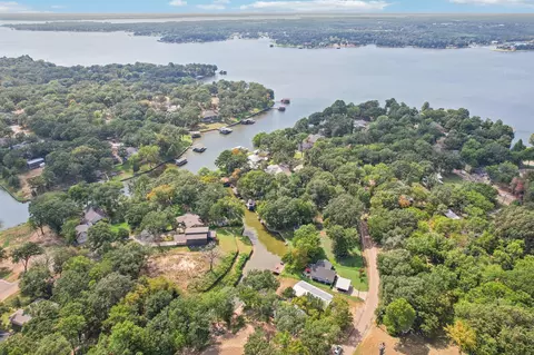 176 Bayside Cir, Malakoff, TX 75148