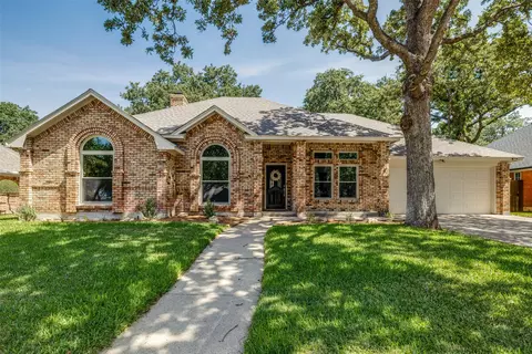 3831 Sounder Dr, Arlington, TX 76001