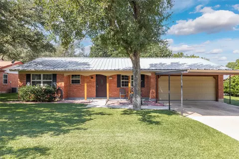 3707 1st St, Brownwood, TX 76801