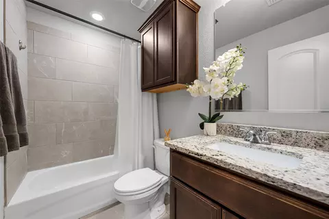 Bath - 3209 Samson Dr, Lorena, TX 76655 photo 2 of 2