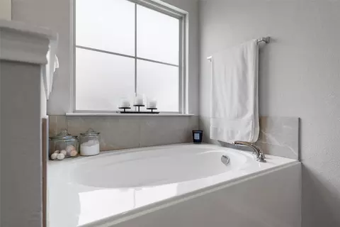 Bath - 3209 Samson Dr, Lorena, TX 76655 photo 1 of 2