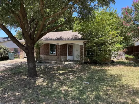 825 E Ridgewood Dr, Garland, TX 75041