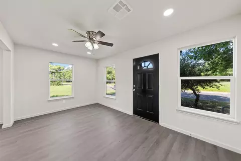 1205 E Calhoun Ave, Waco, TX 76704 photo 5
